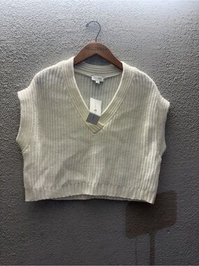 True Craft Cream V-Neck Cropped Knit Sweater Vest